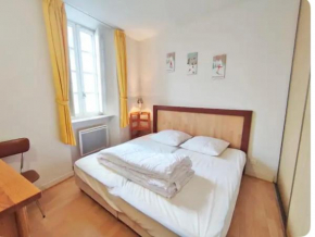 Logement à proximité des télécabines et en face du parc des thermes